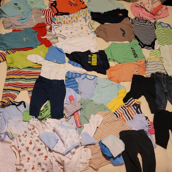 Baby clothes new born to 6 months - Picture 3 of 7